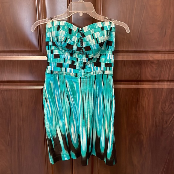 BEBE XS Green Black and White color block dress - Picture 1 of 3